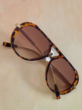 Free People Tortoiseshell Aviator Sunglasses with Brown Lenses